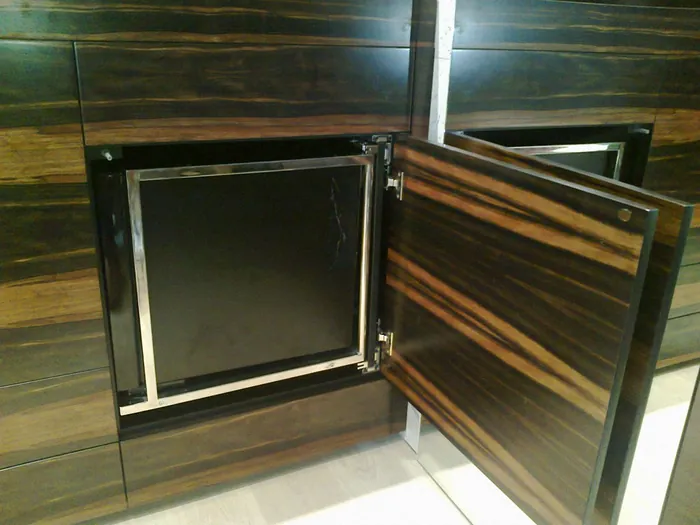 Detalle de mueble de baño en madera