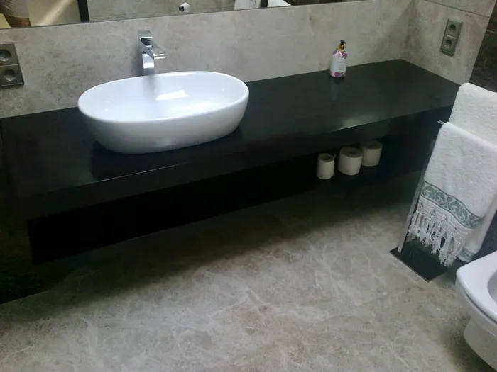 Bajolavabo de madera a medida