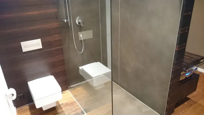 Columna y espejo de baño a medida