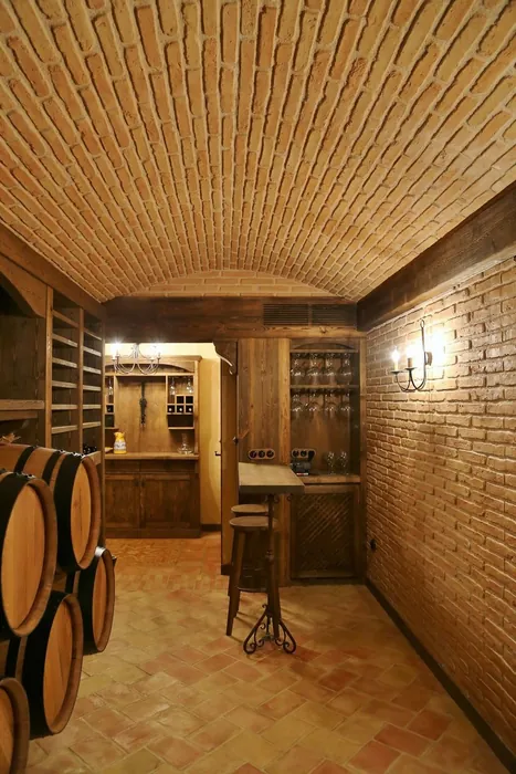 Detalle de botellero de madera