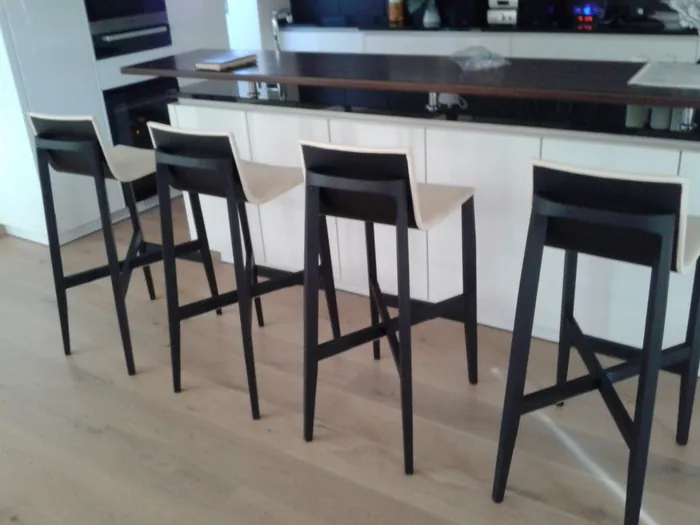 Cocina de diseño con isla de madera