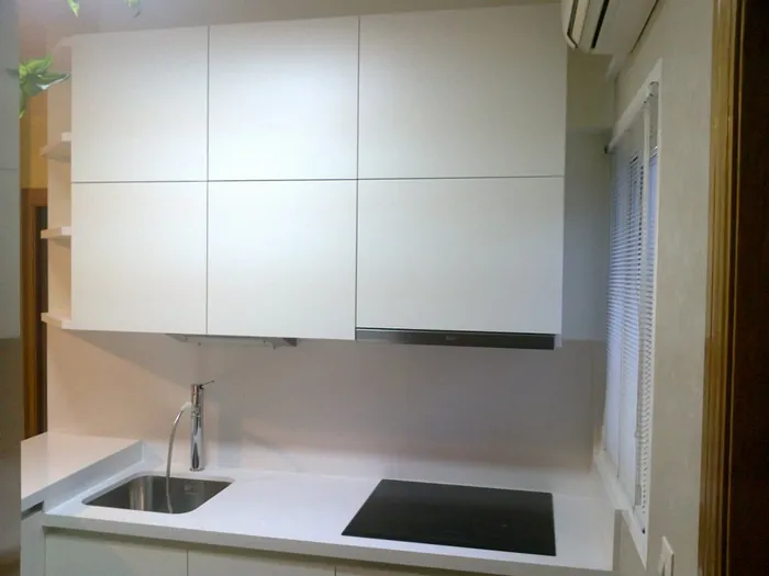 Detalle de cocina en madera maciza en Cartagena