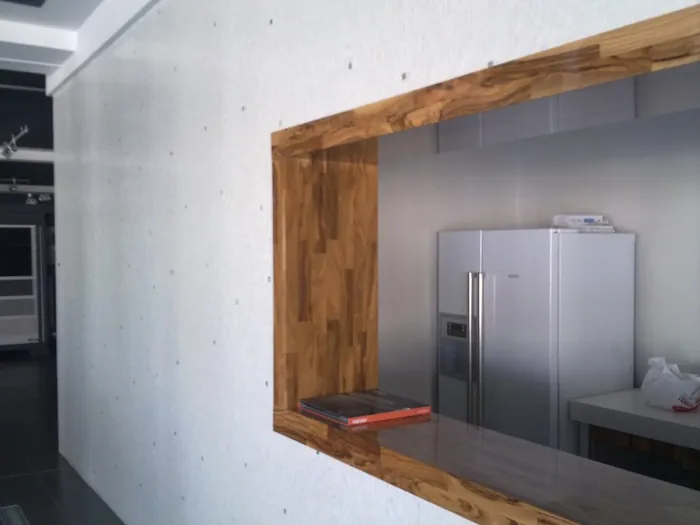 Mueble de cocina a medida en madera en San Pedro del Pinatar