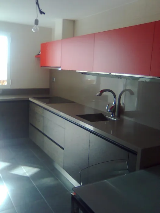 Detalle de cocina en madera maciza