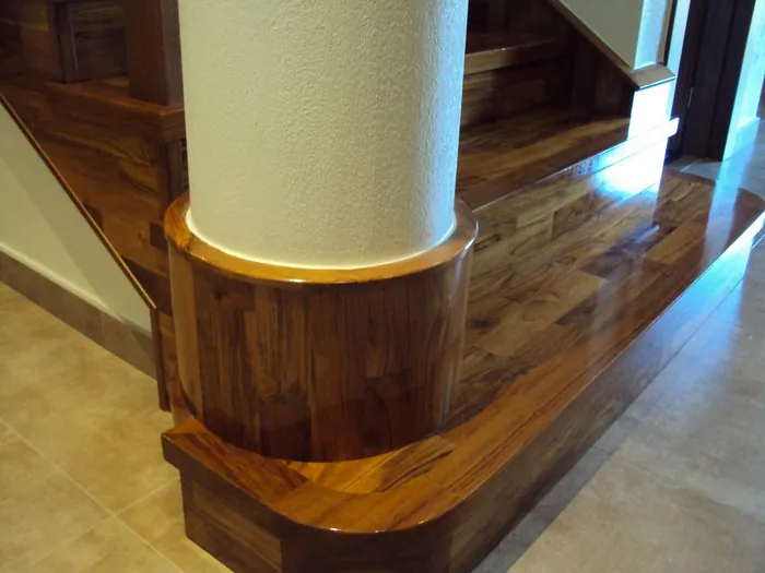 Escalera volada de madera