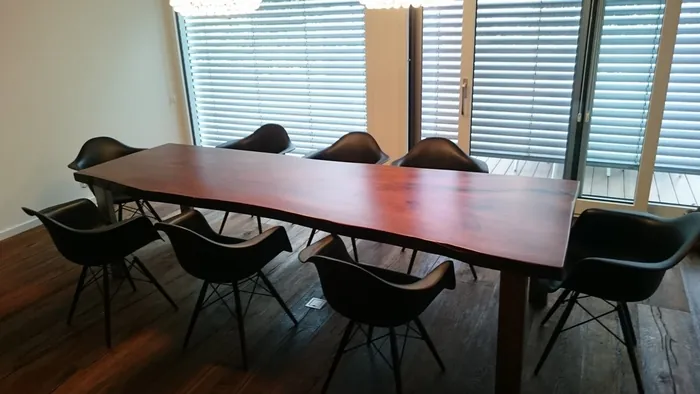 Mueble de autor a medida en madera en Murcia