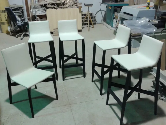 Mesa de comedor de madera maciza