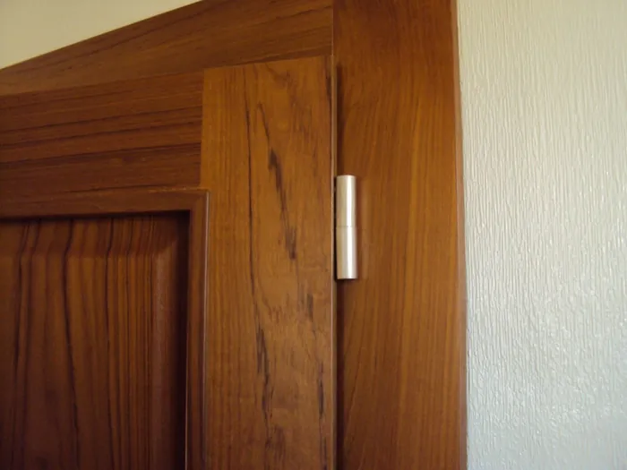 Puerta corredera de madera a medida