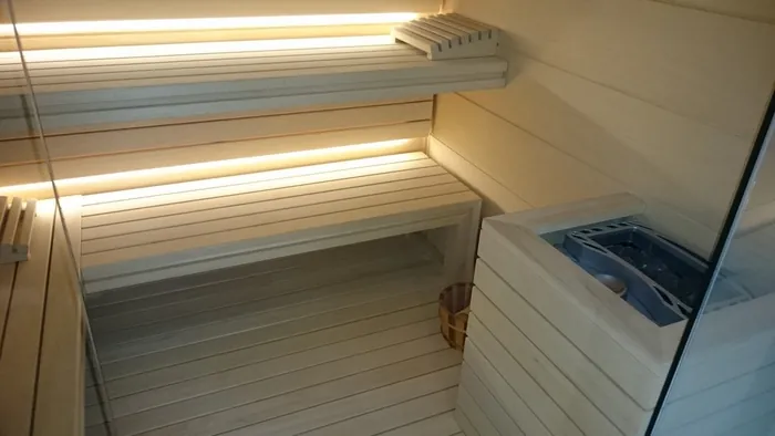 Cabina de sauna en madera para el calor