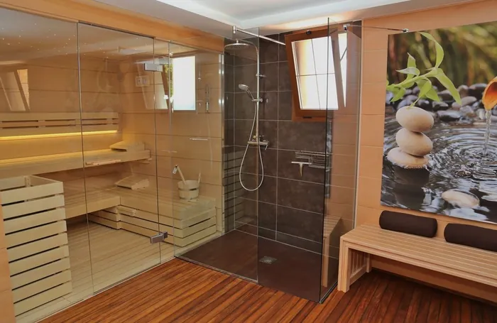 Detalle de banco de sauna en madera